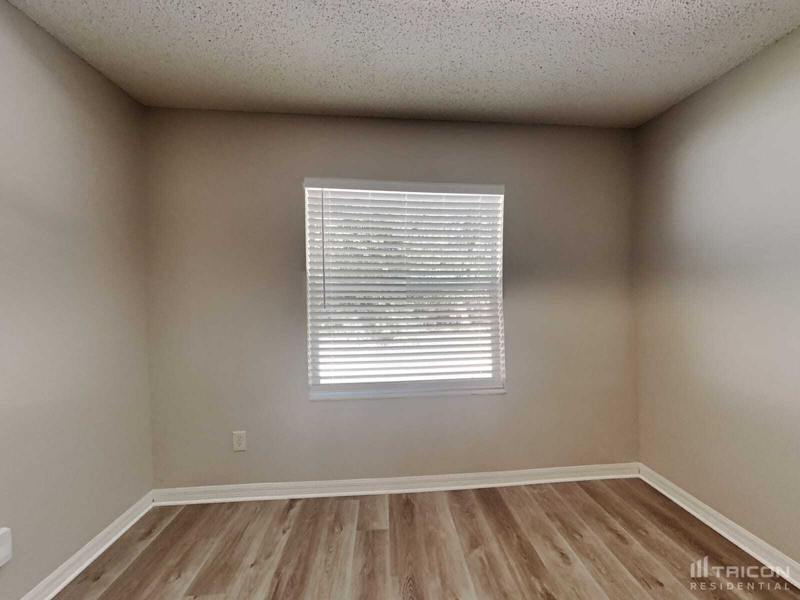 Building Photo - 16 Rymsen Ln
