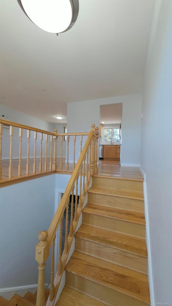 Building Photo - 4 Willow St