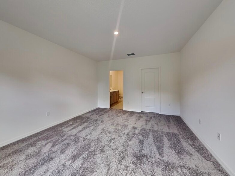 Building Photo - 1330 Chris Ave