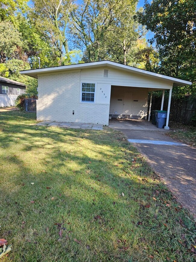 Building Photo - 2932 Walker Ave