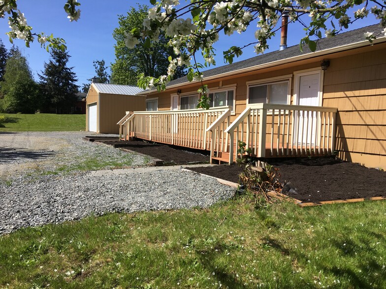Building Photo - 2017 Gibson Rd