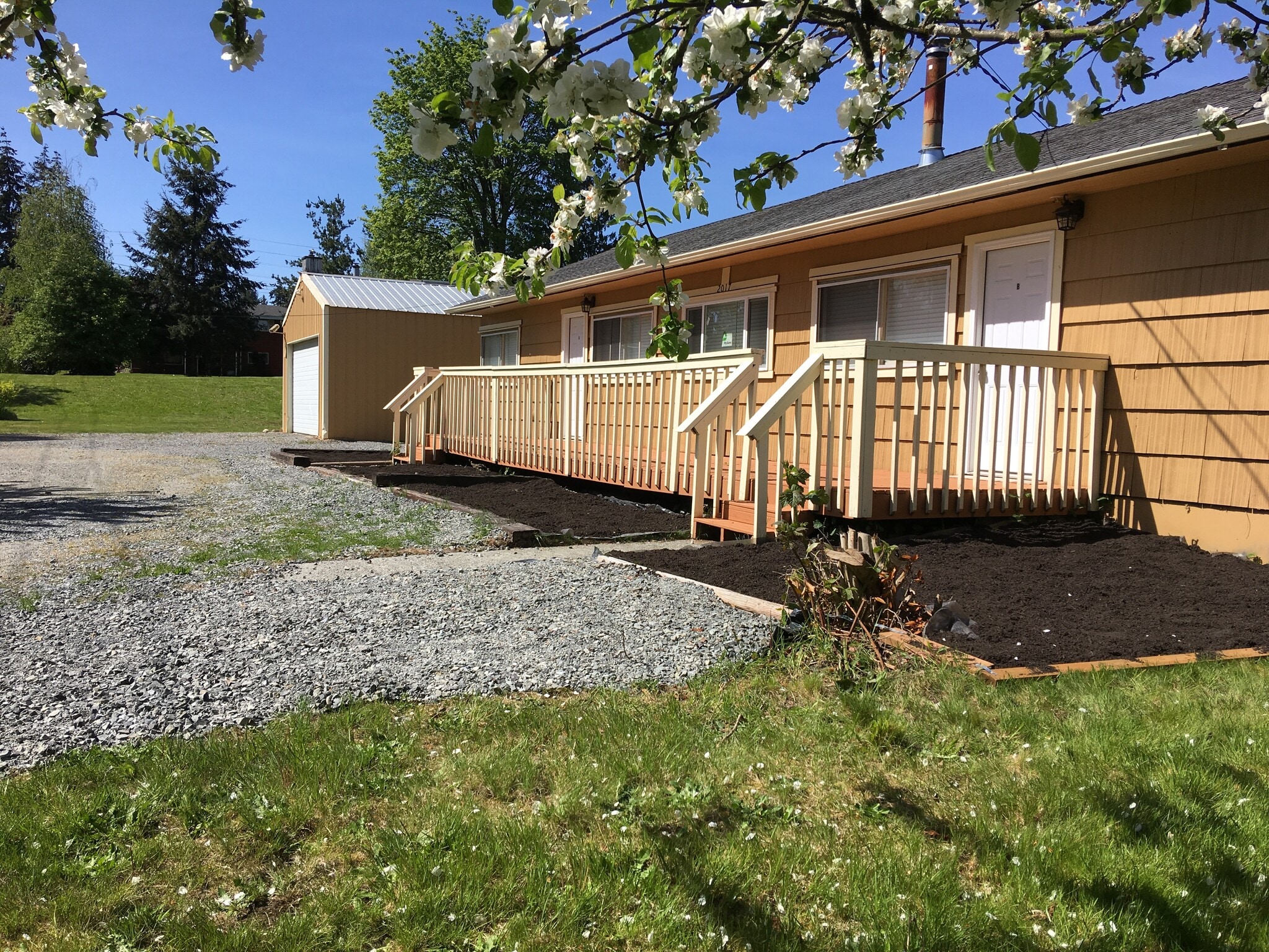 Building Photo - 2017 Gibson Rd