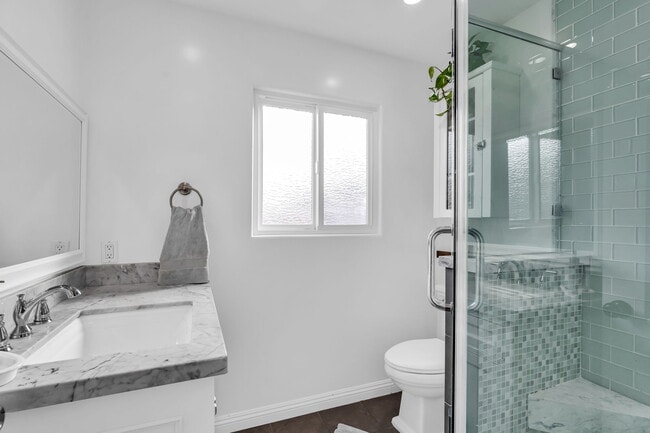 Building Photo - 5182 Ellenwood Dr