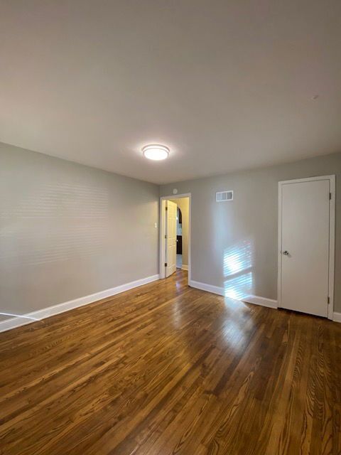 Building Photo - 702 S Cherry St