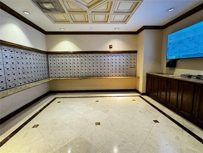 Building Photo - 18151 NE 31st Ct