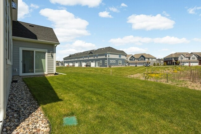 Building Photo - 6218 Tamarack Ln