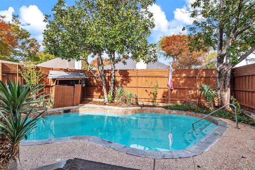 Building Photo - 1401 Newbury Ln