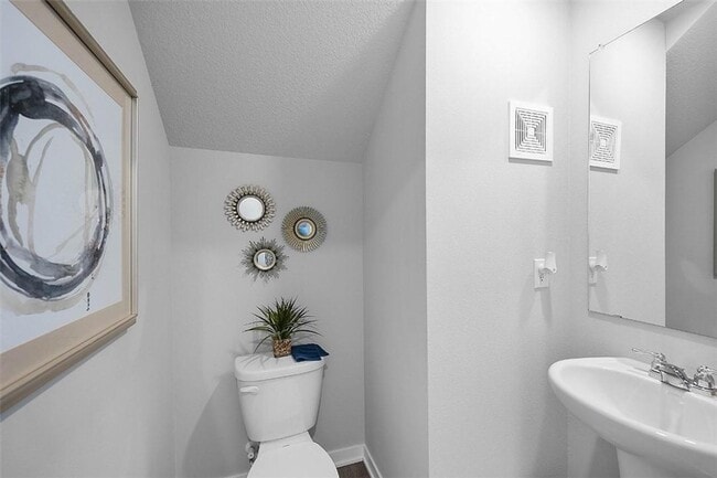 Building Photo - 353 Juniper Dr