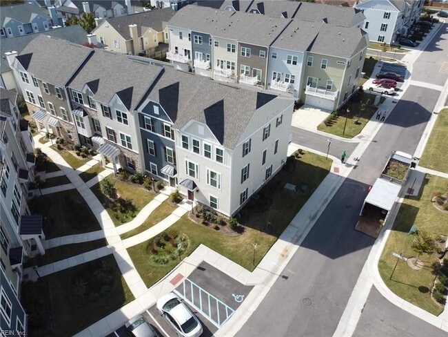 Building Photo - 512 Clara Ln