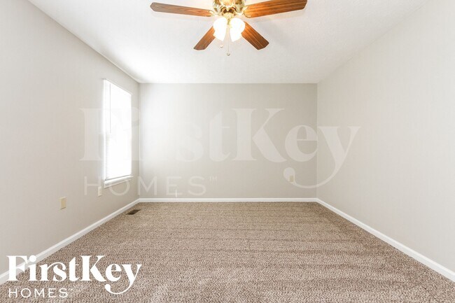 Building Photo - 2204 Valley Creek W Ln