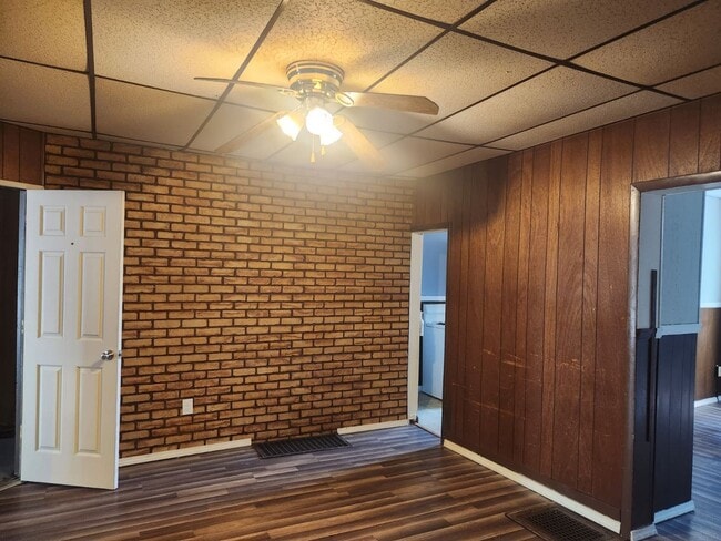 Building Photo - 202 5th Ave