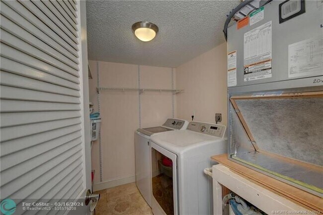 Building Photo - 10980 S Ocean Dr