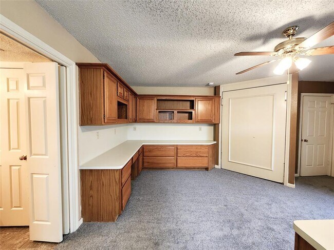 Building Photo - 1311 Antoine Dr