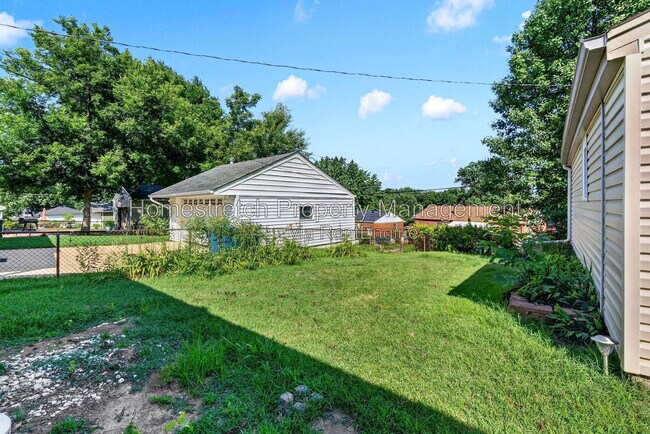 Building Photo - 9826 Ravensbrook Dr