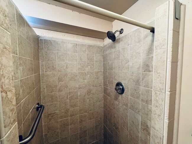 Building Photo - Charming Brick Ranch Home in Campbell County