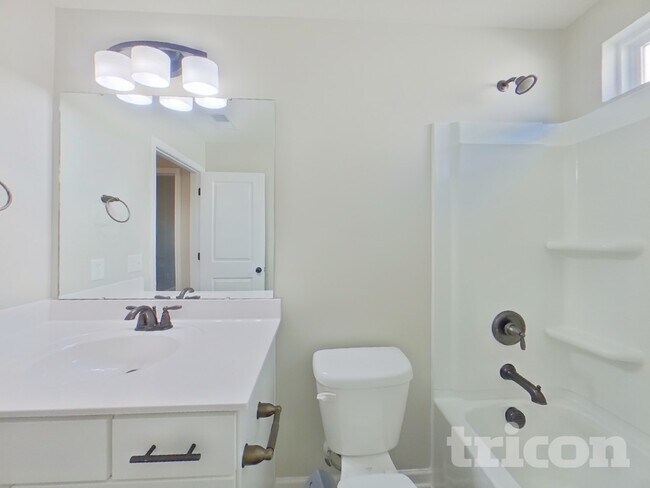 Building Photo - 715 Pollyanna Dr