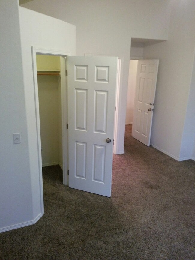 Building Photo - (872) Easy Street House - 3 Bedroom / 2.5 ...