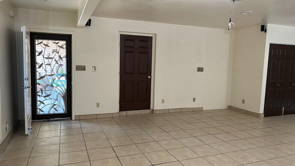 Building Photo - 1175 Avenida Gandara