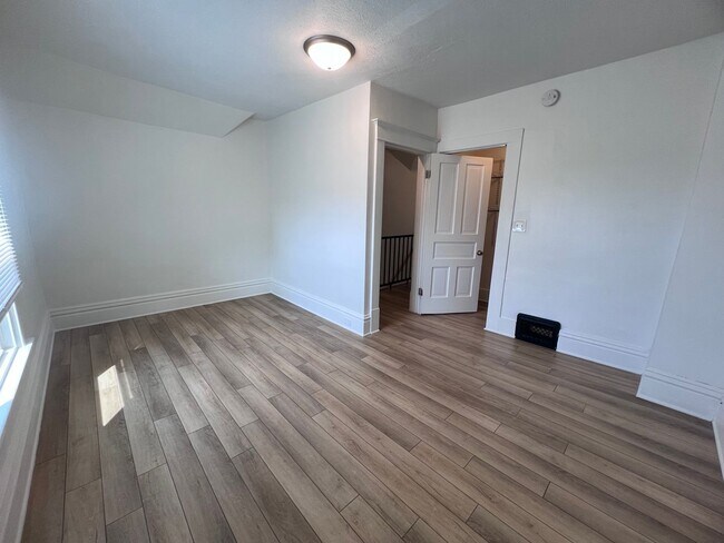 Building Photo - Updated Three Bedroom Home on the NE side of Grand Rapids!