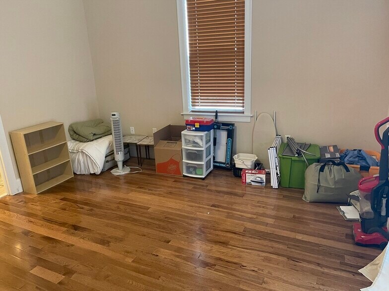 Building Photo - 7 Wendell Plz