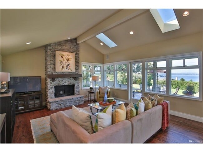 Building Photo - 4bd/3.5ba Kirkland House