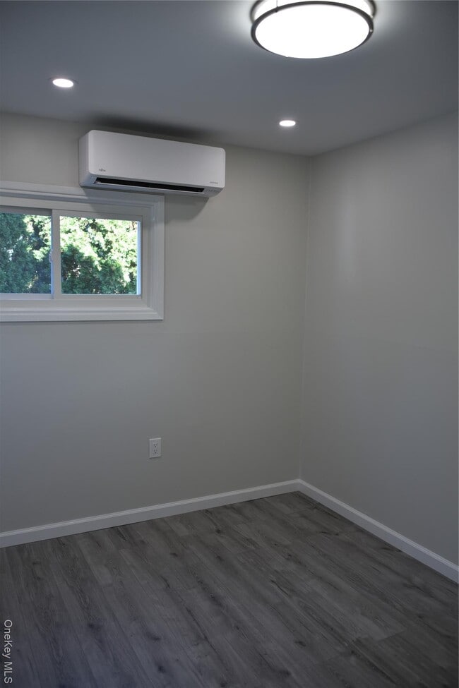 Building Photo - 55 Acre Ln