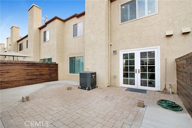 Building Photo - 555 S Azusa Ave