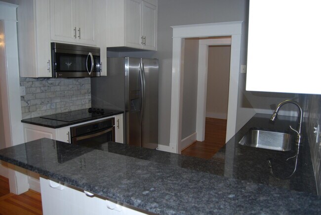 Building Photo - 2809 Lombardy Ct
