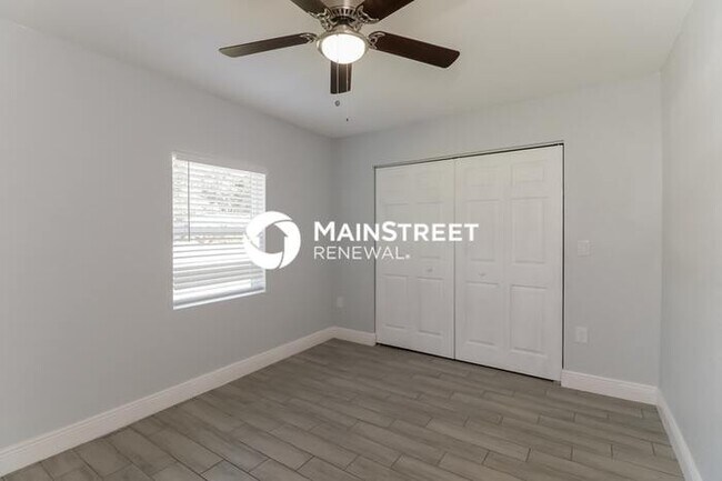 Building Photo - 4 Bedroom Pet-Friendly Home in TAMPA, FL w...