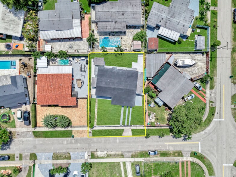 Building Photo - 4040 SW 108th Ave