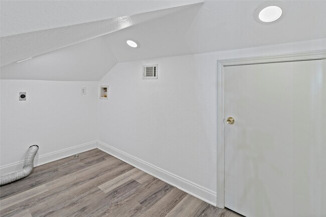 Building Photo - 2530 Wordsworth St