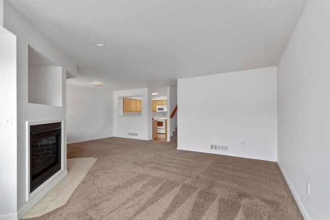 Building Photo - Spacious 2 bedroom 3 bath Townhome - South Fort Collins