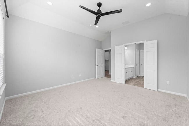 Building Photo - 15 Patina Pines Pl