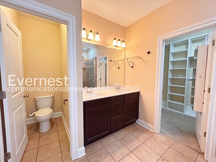 Building Photo - 1500 Drew Dr