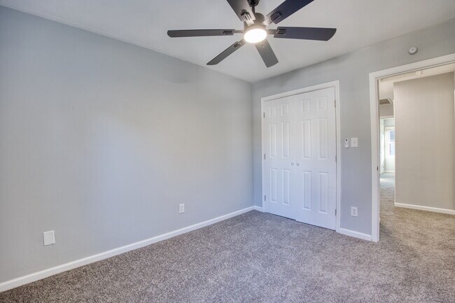 Building Photo - 5540 Finespun Last