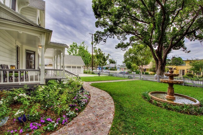 Building Photo - Old Towne Orange