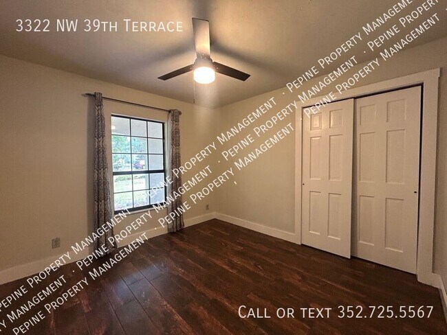 Building Photo - 3322 NW 39th Ter