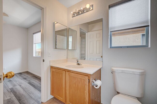 Building Photo - 3 BEDROOM + POOL IN DESIRABLE PECCOLE RANC...