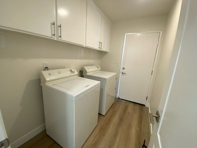Building Photo - 3+ bd 2.5bth in The Summit of Ocean Hills