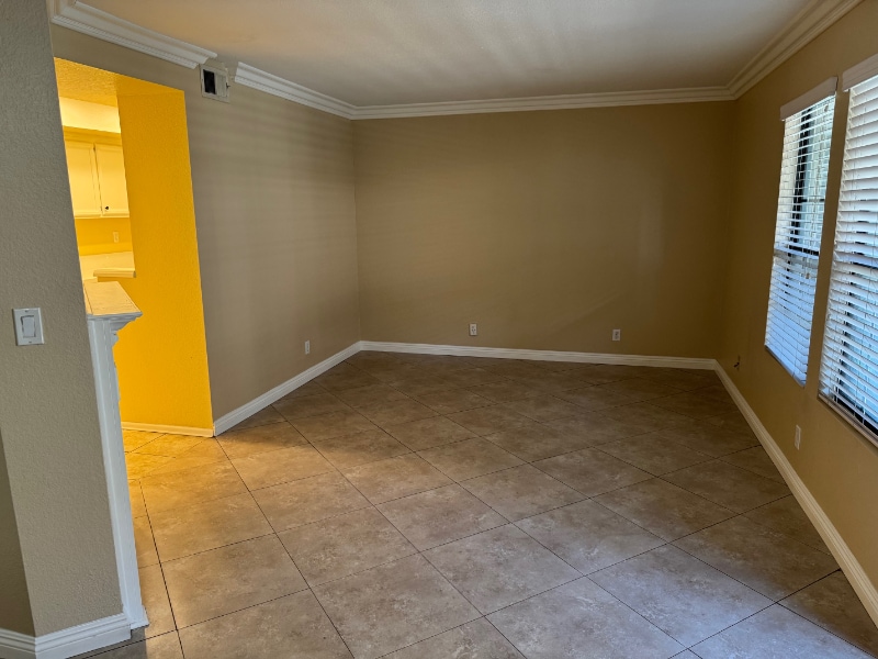 Building Photo - 8167 Vineyard Ave