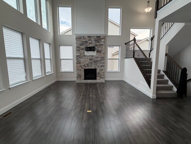 Building Photo - 156 Far Meadow Dr