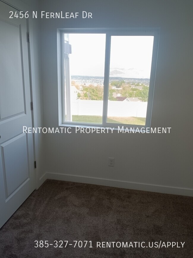 Building Photo - 2456 N Fernleaf Dr