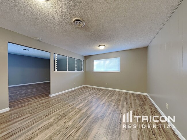 Building Photo - 1734 Floyd Avenue Modesto CA