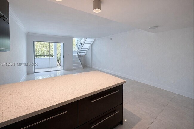 Building Photo - 1660 NE 135th St