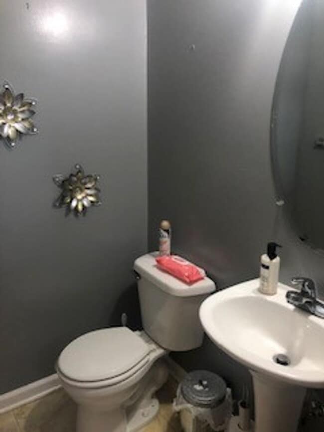 Building Photo - Coming soon - January 2026 Middletown - 3 bedroom, 2.5 bath townhome