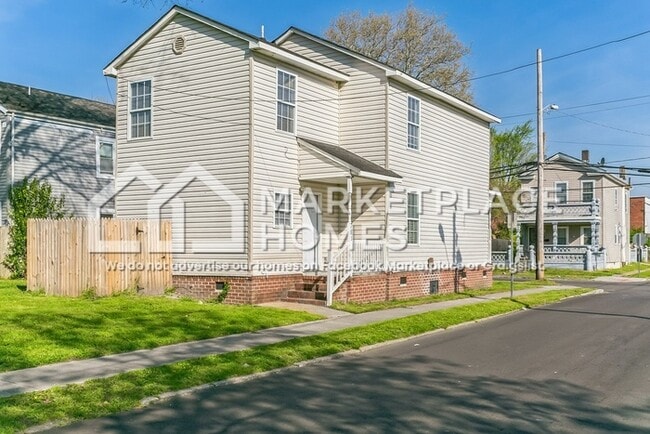 Building Photo - 781 C Ave