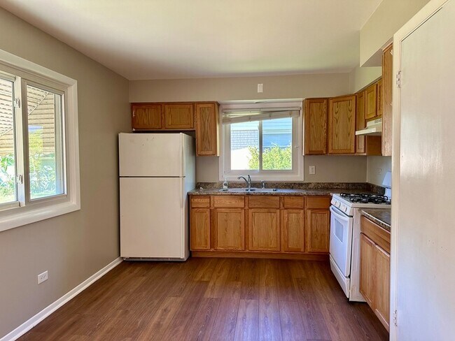 Building Photo - 440 W Arquilla Dr