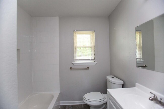 Building Photo - 6724 Carolina Dr