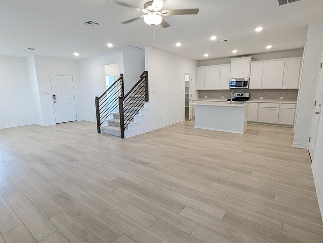 Building Photo - 120 Watkinville Rd