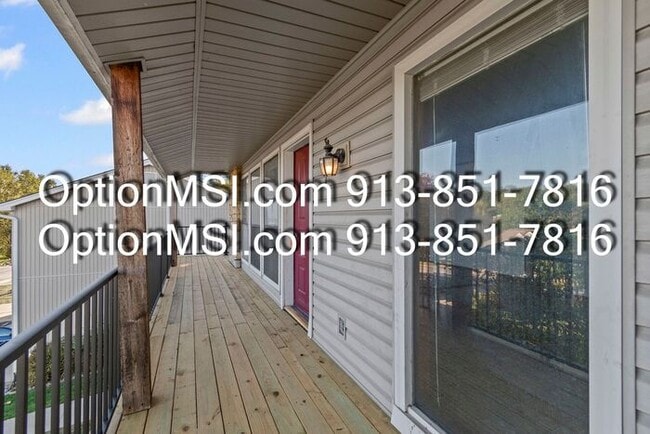 Building Photo - Charming & Spacious 2-Bed / 2-Bath Apartme...